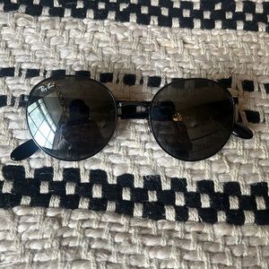 Ray Ban Sunglasses with Case